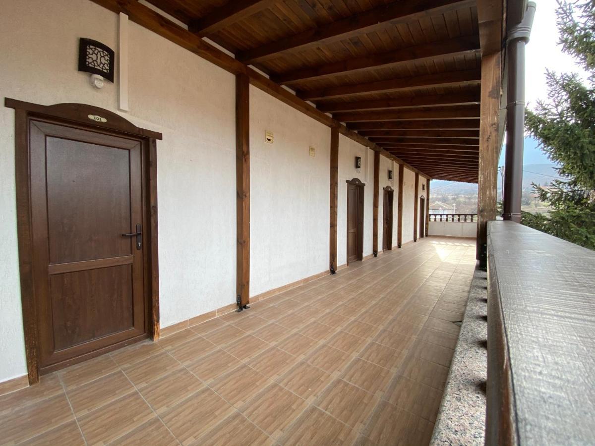 Семеен Хотел Конака Asenovgrad Exterior photo